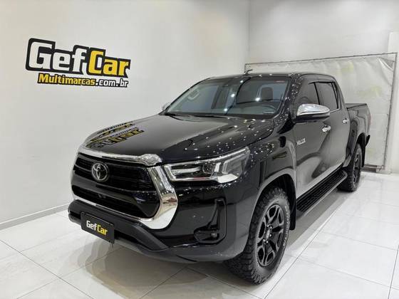 TOYOTA HILUX 2.8 D-4D TURBO DIESEL CD SRX 4X4 AUTOMÁTICO
